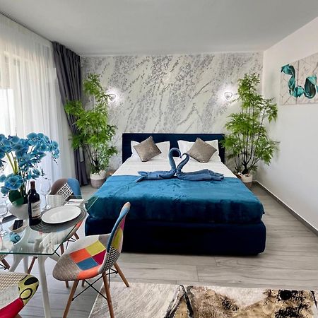 Cosmopolitan - Studio Pe Plaja Cu Vedere La Mare & Loc Parcare Gratis Năvodari Екстериор снимка